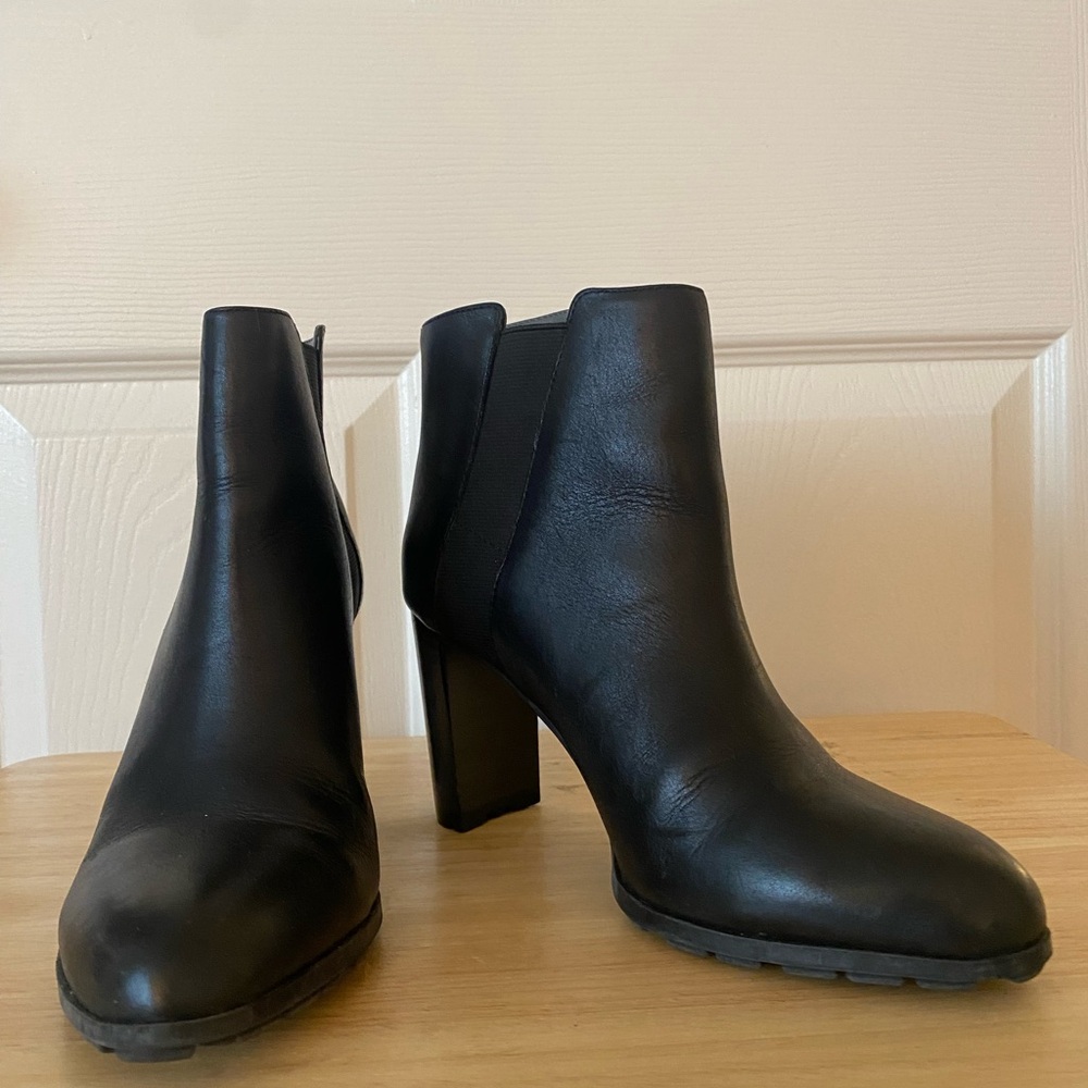 Adrienne Vittadini Elegant Black Real Leather Boots